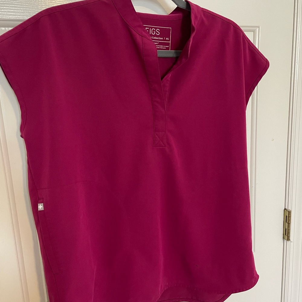 FIGS Rafaela Oversized Scrub Top - Picture 2 of 6